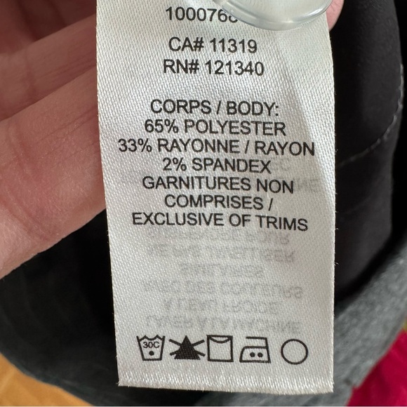 Dynamite Gray Pinstripe Wide Leg Pants – Size 00 ✨ Sleek Pinstripe Perfection ✨ - Picture 7 of 7